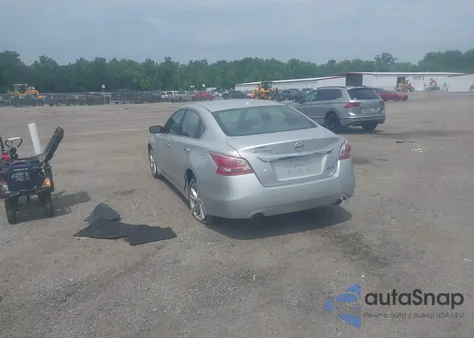 2013 Nissan Altima 2.5 Sv z USA, uszkodzony, nr VIN 1N4AL3AP0DC129570
